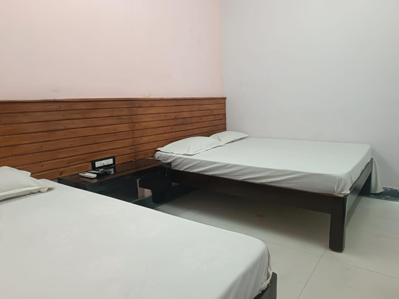 Villa Sgs Residency à Tirupati Extérieur photo