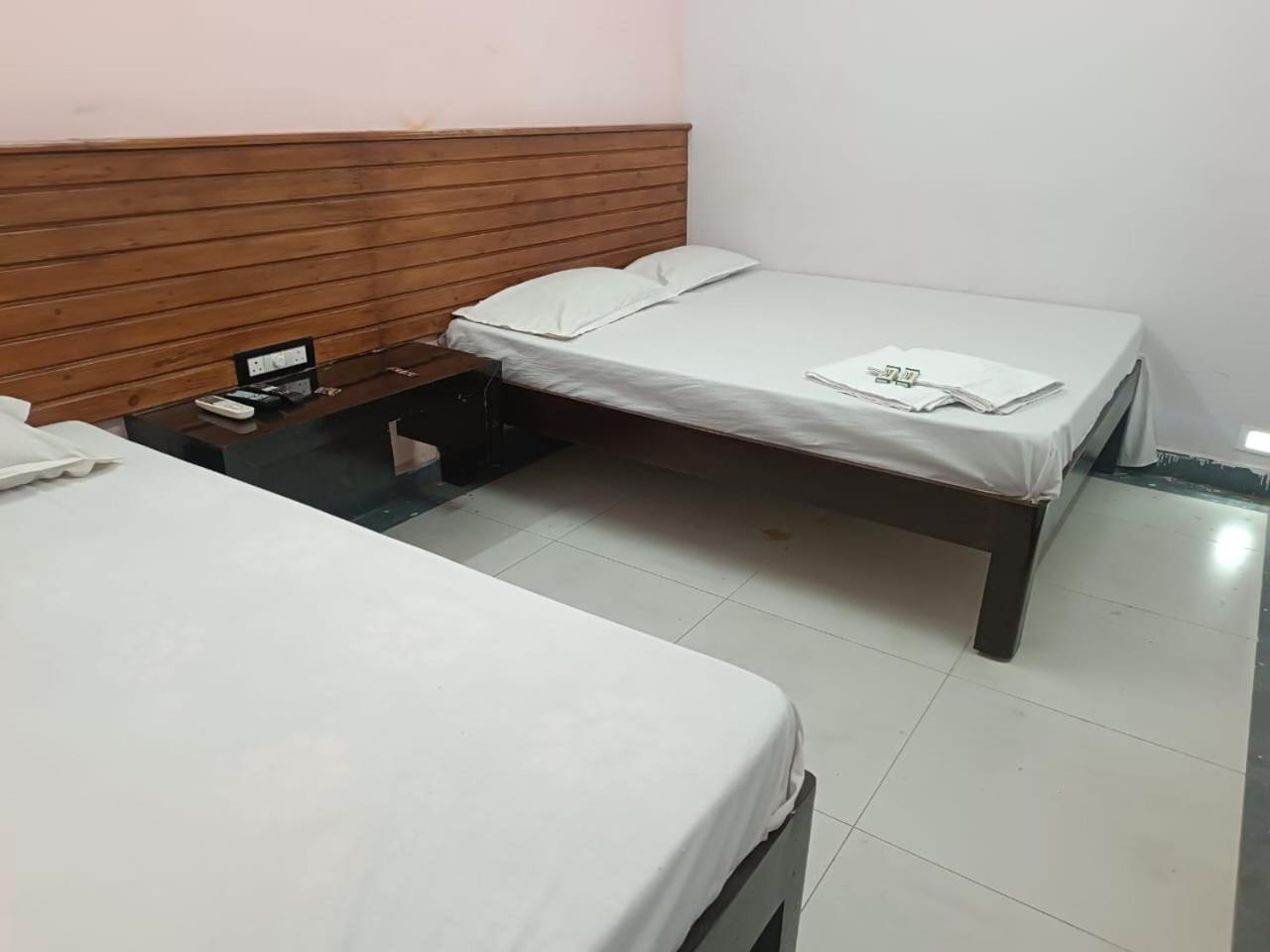 Villa Sgs Residency à Tirupati Extérieur photo