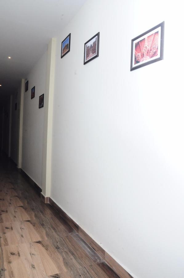 Villa Sgs Residency à Tirupati Extérieur photo
