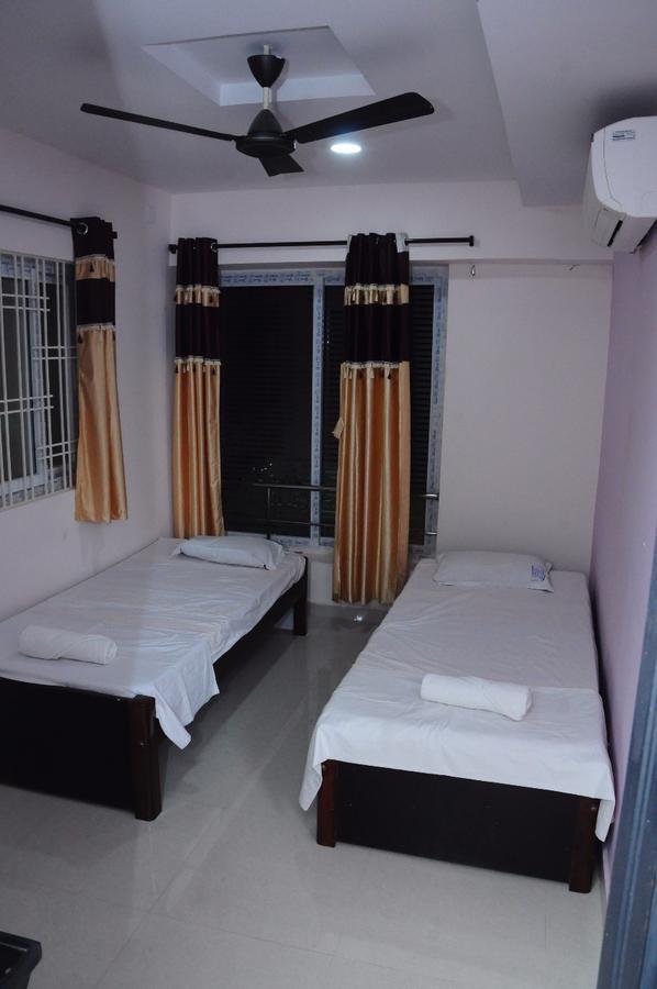 Villa Sgs Residency à Tirupati Extérieur photo